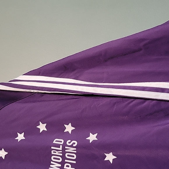 LA lakers world champion jacket in very good condition - Picture 6 of 9